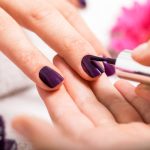 bar-ongles-main-vernis